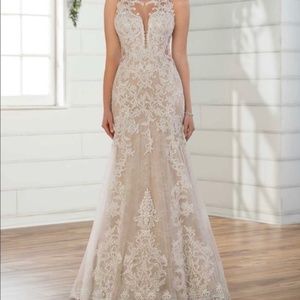 Essense of Australia D2548 Wedding Dress
